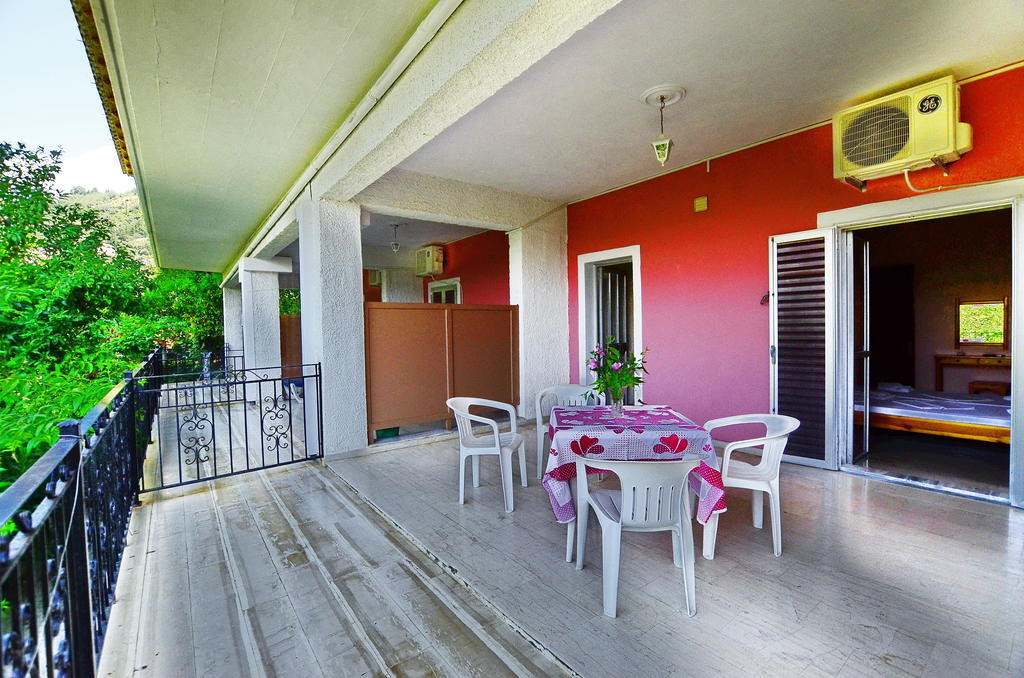 Villa Rebecca Agios Gordios  Exterior photo